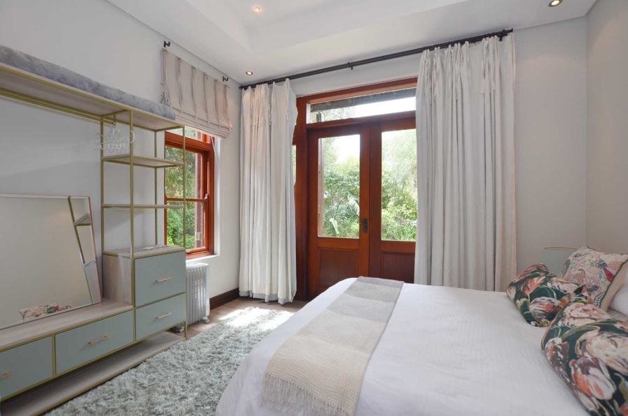 5 Bedroom Property for Sale in Kanonberg Western Cape